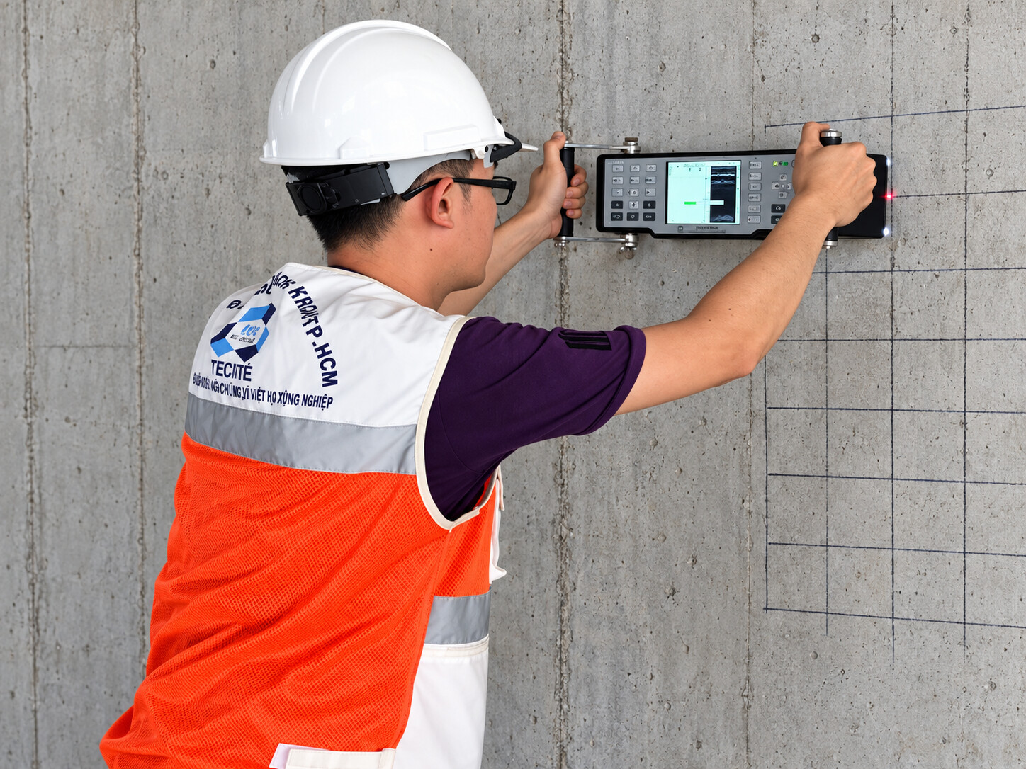 A1040 MIRA Classic - rebar, flaw and thickness detector for concrete